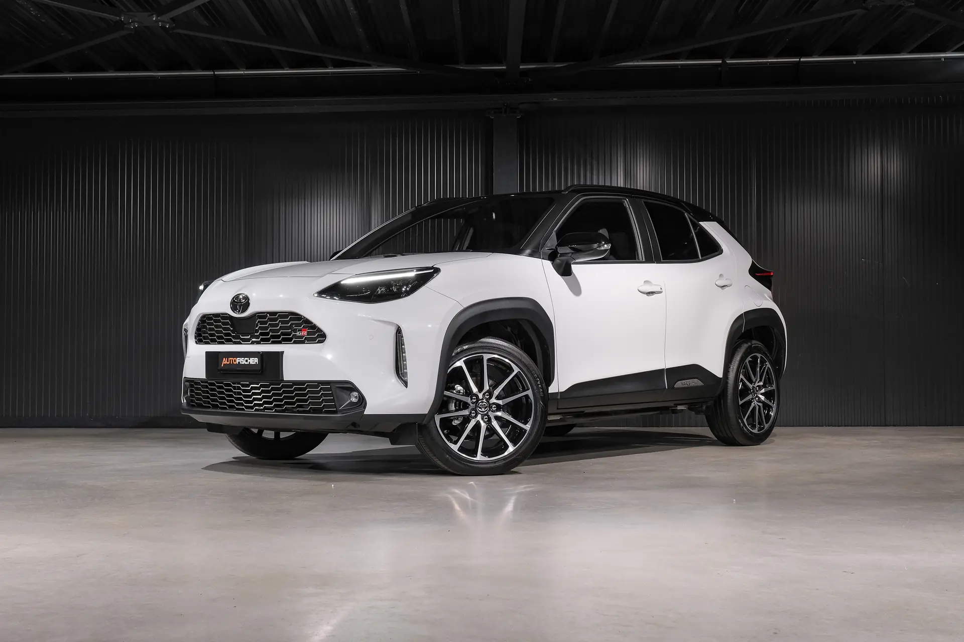 Toyota Yaris Cross 1.5 GR Sport e-CVT — Petit SUV hybride performant, 30 500 km seulement