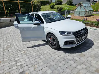 Audi Q5 55 TFSI e — SUV hybride rechargeable, 55'000 km seulement — fianco