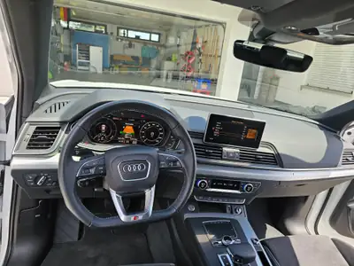 Audi Q5 55 TFSI e — SUV hybride rechargeable, 55'000 km seulement — vista posteriore