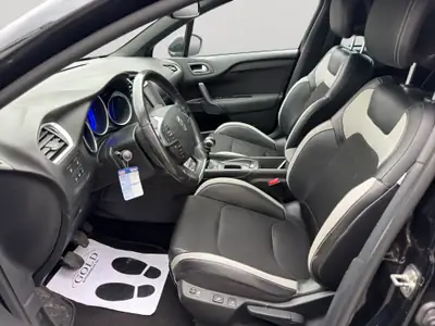 DS4 1.2 PureTech SO Chic — Élégance française, consommation maîtrisée — tableau de bord