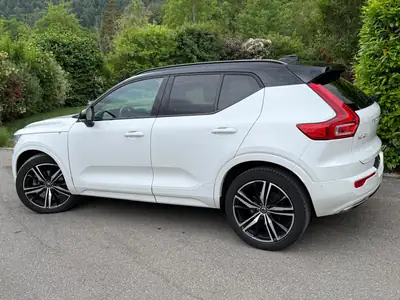 Volvo XC40 D4 AWD R-Design — SUV compact dynamique, diesel efficace, 72 500 km — Thumbnail 17