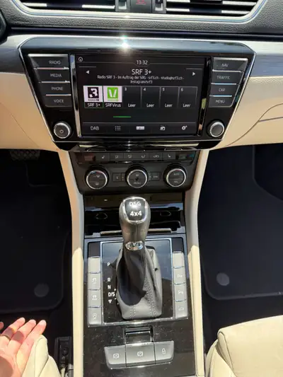 Skoda Superb 2.0 TDI 190 4x4 — Break robuste, traction intégrale et équipement premium — interior