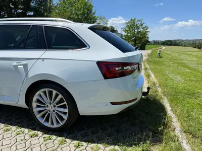 Skoda Superb 2.0 TDI 190 4x4 — Break robuste, traction intégrale et équipement premium — detail