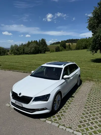 Skoda Superb 2.0 TDI 190 4x4 — Break robuste, traction intégrale et équipement premium — Thumbnail 7