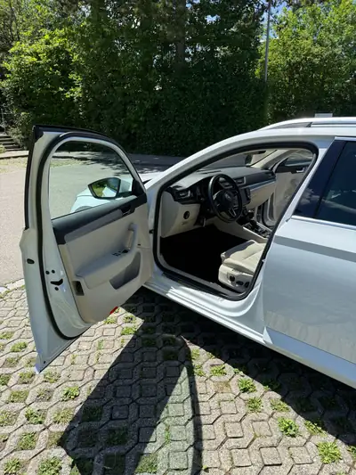 Skoda Superb 2.0 TDI 190 4x4 — Break robuste, traction intégrale et équipement premium — Thumbnail 15