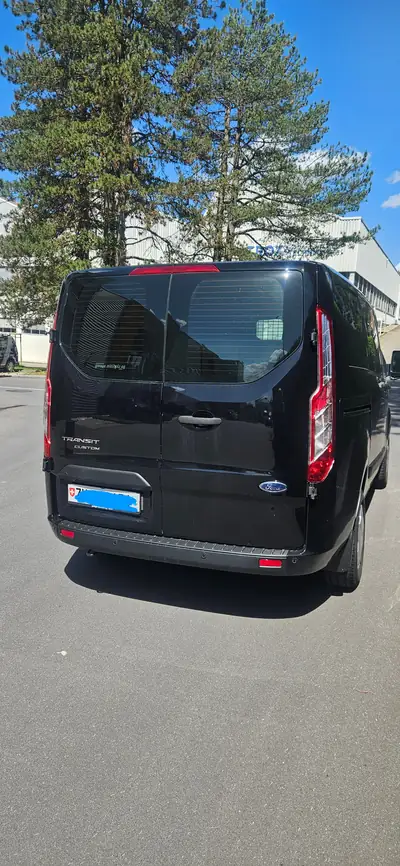 Ford Transit Custom 2.0 TDCi 105 — Utilitaire fiable, kilométrage modéré — Innenraum