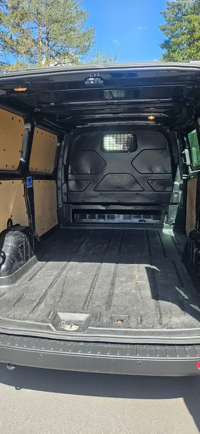 Ford Transit Custom 2.0 TDCi 105 — Utilitaire fiable, kilométrage modéré — Detail