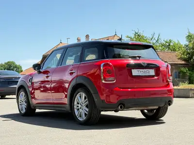 MINI Countryman Cooper S ALL4 — SUV compact premium, 4x4 intégral et 192 ch — Miniature 9