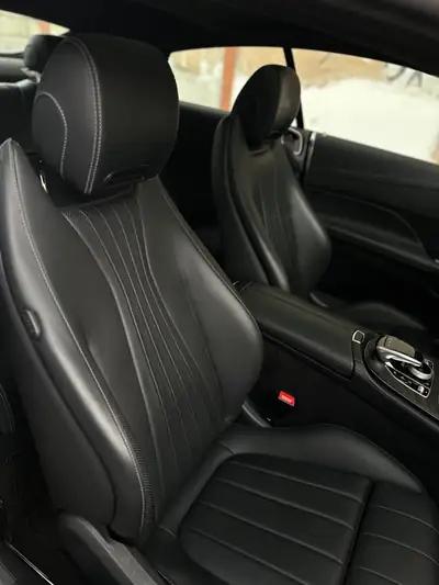 Mercedes-Benz E 450 AMG Line Coupé — Élégance sportive 4x4 avec 367 ch et équipements premium — Miniature 12