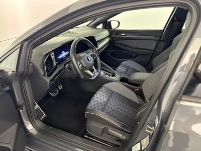 VW Golf 2.0 TDI R-Line DSG — Diesel performant, première main, état impeccable — Armaturenbrett