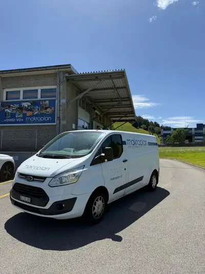 Ford Transit Custom L2 2.2 TDCi — Utilitaire aménagé complet avec système d'outils intégré — Heckansicht