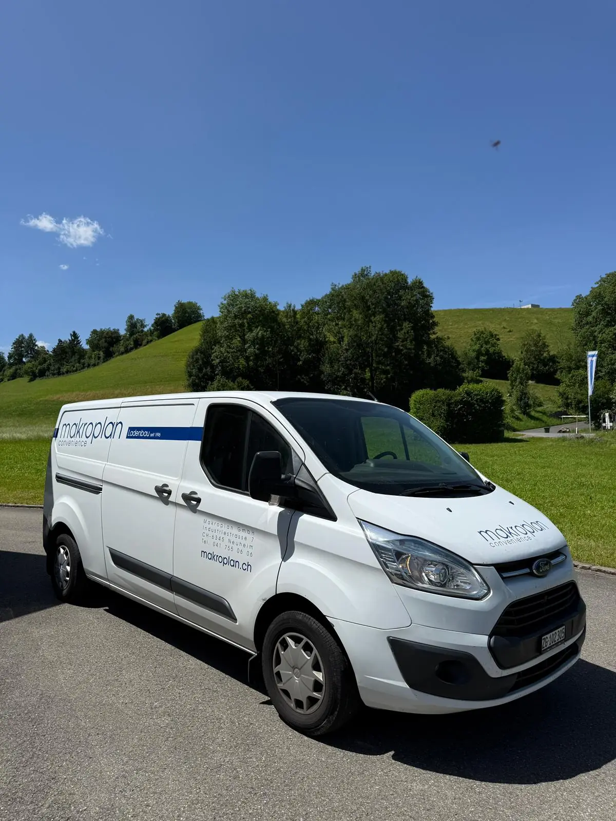 Ford Transit Custom L2 2.2 TDCi — Utilitaire aménagé complet avec système d'outils intégré — Außenansicht