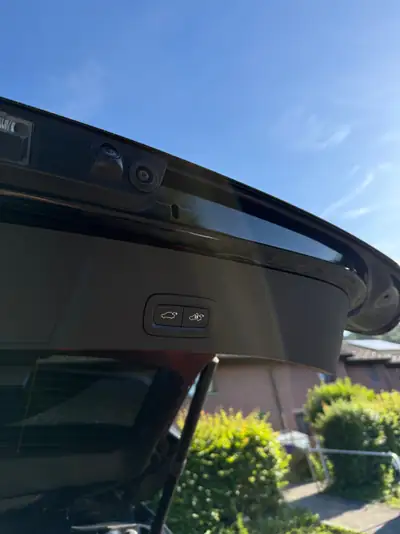 Volvo XC40 T5 Twin Engine R-Design — SUV Plug-in Hybrid performant et écologique — Miniatur 18
