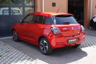 Suzuki Swift 1.2 Hybrid CVT — Citadine agile et économe avec 5 ans de garantie — Miniature 10