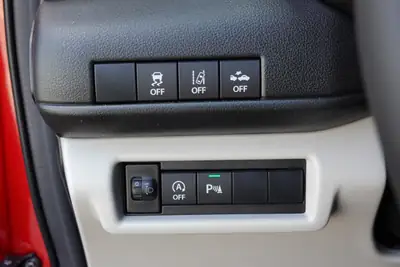 Suzuki Swift 1.2 Hybrid CVT — Citadine agile et économe avec 5 ans de garantie — Miniature 16