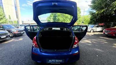 Hyundai i20 1.4 Premium — Citadine dynamique, 80'000 km, entretien suivi — Miniatura 7