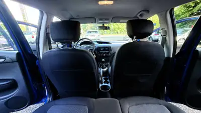 Hyundai i20 1.4 Premium — Citadine dynamique, 80'000 km, entretien suivi — Miniatura 8