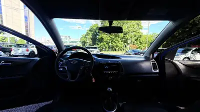 Hyundai i20 1.4 Premium — Citadine dynamique, 80'000 km, entretien suivi — Miniatura 10