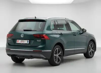 VW Tiguan 2.0 TDI R-Line 4Motion — SUV polyvalent, consommation maîtrisée — Armaturenbrett