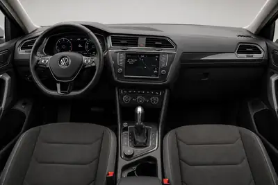 VW Tiguan 2.0 TDI R-Line 4Motion — SUV polyvalent, consommation maîtrisée — Miniatur 11