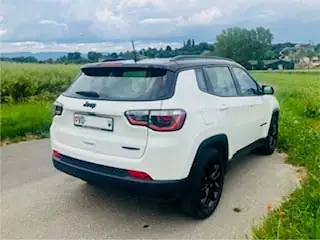 Jeep Compass 1.3 Turbo Night Eagle 2021 — SUV compact fiable, entretien suivi — rear view