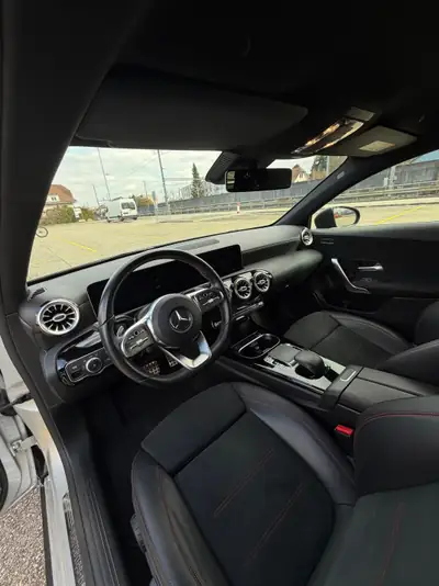Mercedes-Benz Classe A 220 AMG Line — Berline compacte premium, 91'000 km, équipée Apple CarPlay — dettaglio