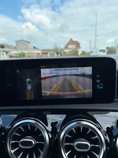 Mercedes-Benz Classe A 220 AMG Line — Berline compacte premium, 91'000 km, équipée Apple CarPlay — Miniatura 9