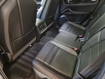 Porsche Cayenne 3.0 V6 E-Hybrid — SUV de luxe hybride rechargeable, 92'000 km — tableau de bord