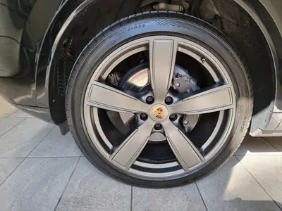 Porsche Cayenne 3.0 V6 E-Hybrid — SUV de luxe hybride rechargeable, 92'000 km — Miniature 8