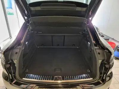 Porsche Cayenne 3.0 V6 E-Hybrid — SUV de luxe hybride rechargeable, 92'000 km — Miniature 15