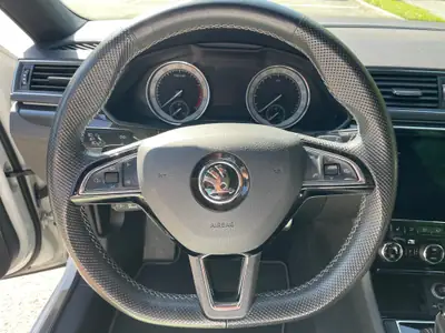 Skoda Superb 2.0 TSI 280 SportLine 4x4 — Break premium, 4 roues motrices, sans sinistre — Miniatur 8