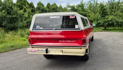Chevrolet Silverado C30 Crewcab 1984 — Pickup légendaire américain, 234 ch et 6 places — Armaturenbrett