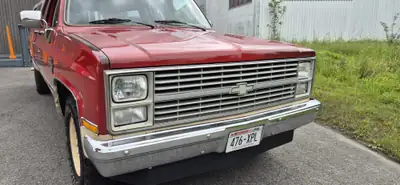 Chevrolet Silverado C30 Crewcab 1984 — Pickup légendaire américain, 234 ch et 6 places — Miniatur 10