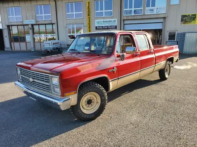 Chevrolet Silverado C30 Crewcab 1984 — Pickup légendaire américain, 234 ch et 6 places — Miniatur 12