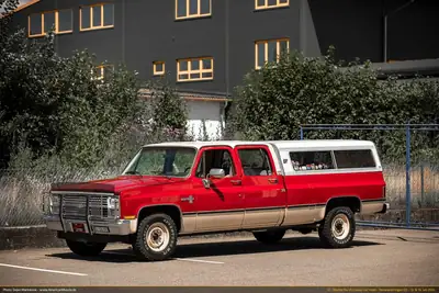 Chevrolet Silverado C30 Crewcab 1984 — Pickup légendaire américain, 234 ch et 6 places — Miniatur 11