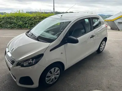 Peugeot 108 1.0 VTi — Citadine agile à seulement 29'000 km, essence économique — fianco