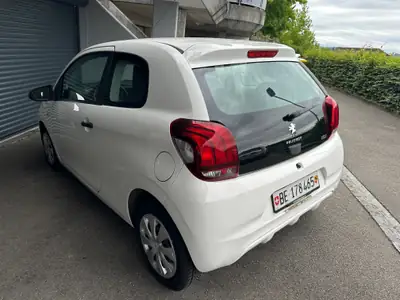 Peugeot 108 1.0 VTi — Citadine agile à seulement 29'000 km, essence économique — interni