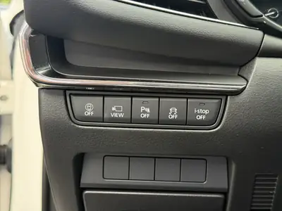 Mazda 3 Hatchback SKYACTIV-X M Hybrid — Technologie mild-hybrid 187 ch, très faible kilométrage — Thumbnail 12