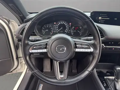 Mazda 3 Hatchback SKYACTIV-X M Hybrid — Technologie mild-hybrid 187 ch, très faible kilométrage — Thumbnail 13