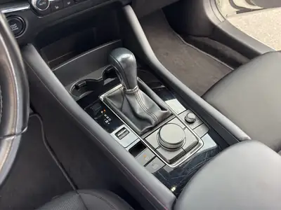 Mazda 3 Hatchback SKYACTIV-X M Hybrid — Technologie mild-hybrid 187 ch, très faible kilométrage — Thumbnail 17