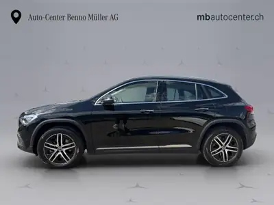 Mercedes-Benz GLA 250 Progressive 4matic — SUV compact premium, 77 000 km, transmission intégrale — côté