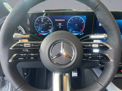 Mercedes-Benz CLA 220 4-Matic Shooting Brake — Élégance hybride et polyvalence — Miniature 12