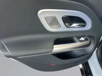 Mercedes-Benz CLA 220 4-Matic Shooting Brake — Élégance hybride et polyvalence — Miniature 14