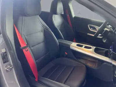 Mercedes-Benz CLA 220 4-Matic Shooting Brake — Élégance hybride et polyvalence — Miniature 16