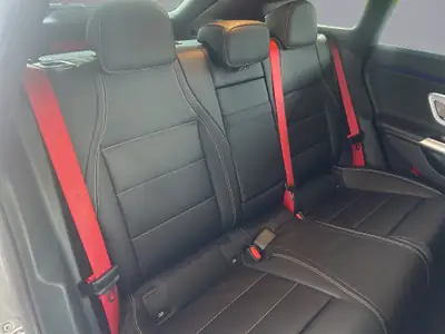 Mercedes-Benz CLA 220 4-Matic Shooting Brake — Élégance hybride et polyvalence — Miniature 17