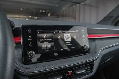 Skoda Fabia 1.0 TSI Monte Carlo DSG — Citadine dynamique, garantie 5 ans, très peu kilométrée — Miniatur 17