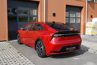 Toyota Prius 2024 — Hybride rechargeable Premium, 27 000 km, toit solaire et équipements haut de gamme — Miniature 10