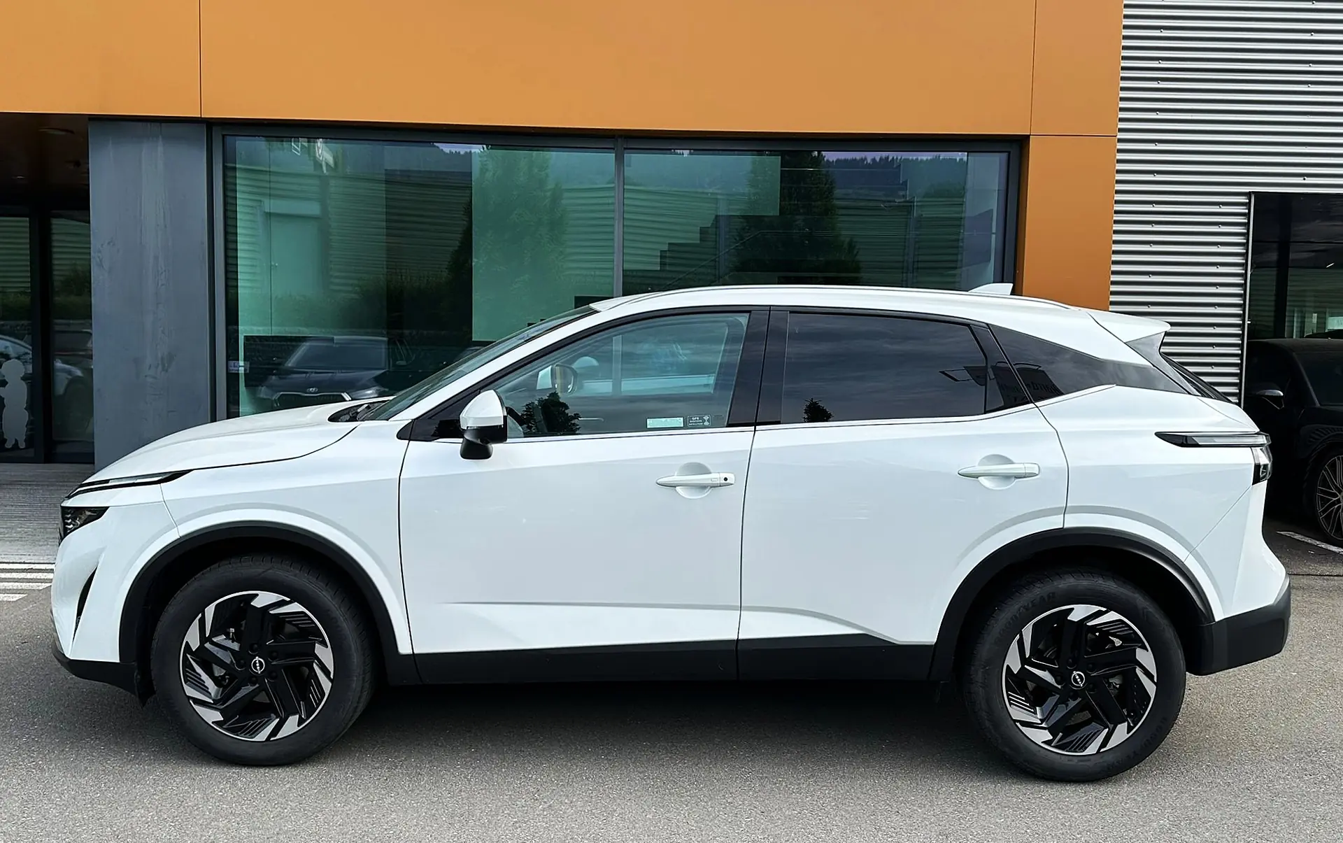 Nissan Qashqai 1.3 DIG-T MHEV — Hybride léger, 23 500 km, sécurité maximale