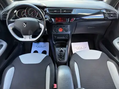 DS3 1.4 VTi Chic — Citadine élégante, impeccable et économique — Heckansicht