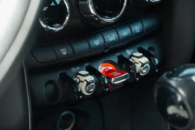 MINI Cooper 1.5i — Citadine urbaine agile, 68'000 km, sans sinistre — dettaglio